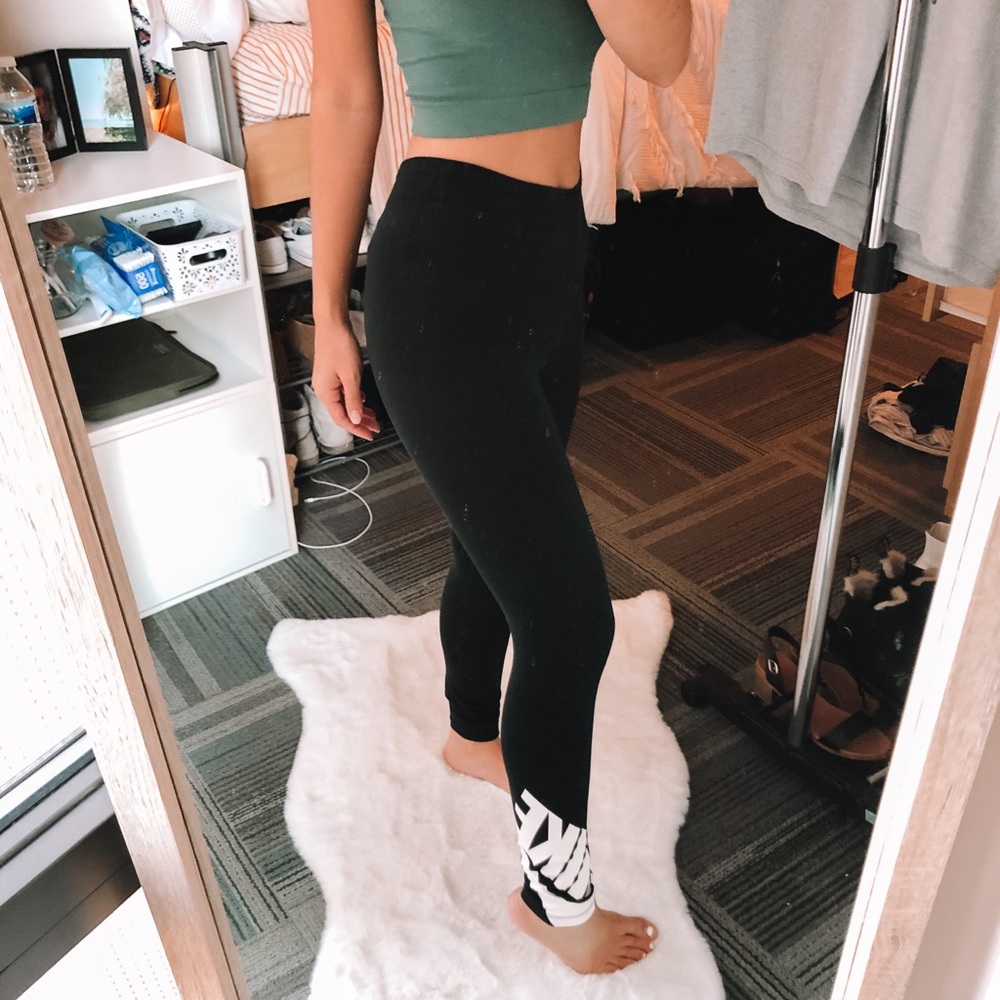 Nike Black Leggings!! - Picture 5 of 10